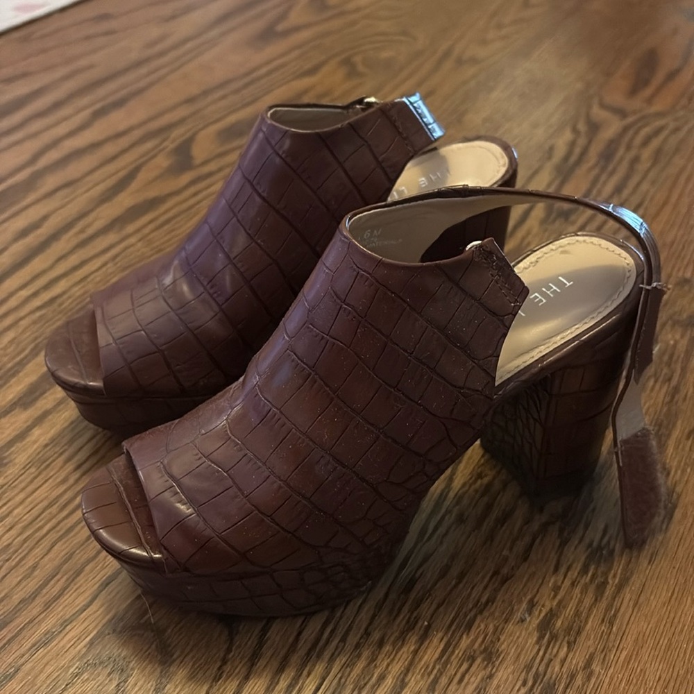 The Limited Platform Shoes sz 6